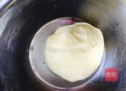 Illustration of how to make crispy biscuits with electric baking pan 6