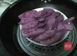 Illustration of how to make purple sweet potato filling 1