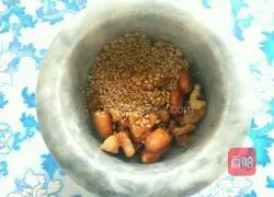 Illustration of how to make peanut walnut and sesame filling 8