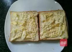 Super Marinated Cheese Illustration of making toast 2