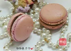 Illustration of how to make coffee stuffed macarons 7