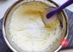 Illustration of how to make liquid cheese tart 5