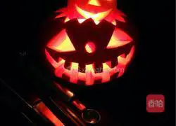 Illustration of how to make a pumpkin lantern 8