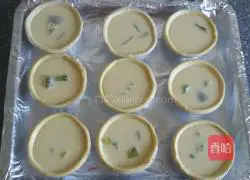 Illustration of how to make kiwi egg tart 6