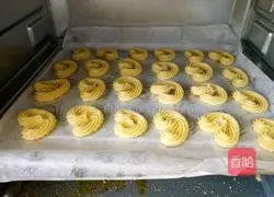 Illustration of how to make original heart-shaped cookies 3