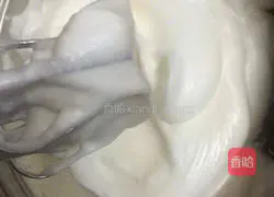 Illustration of how to make eight-inch chiffon cake 6