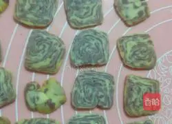 Illustration of how to make purple marble cookies 15