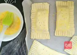 Thousand-layer Pineapple Pie Recipe Illustration 11 