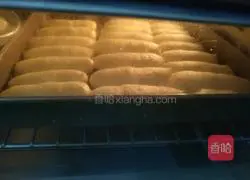 Illustration of how to make finger biscuits (a must for tiramisu) 7