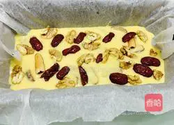 Illustration of how to make red dates and walnut cakes 5