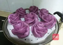 Purple Illustration of how to make potato roses 17