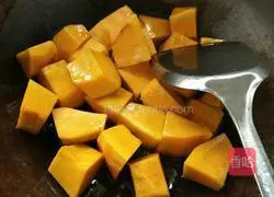 Illustration of how to cook pumpkin with sauce 3