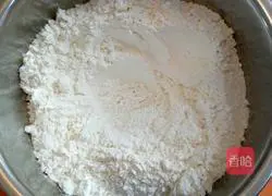 Illustration of how to make bean paste rolls 1