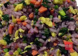 Illustration of how to make fried purple sweet potato rice with eggs 8