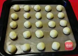 Illustration of how to make almond cookies 8