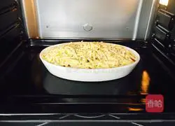 Illustration of tomato and cheese baked rice 11