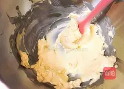 Illustration of how to make New Year's dessert - cream chocolate cookies 4