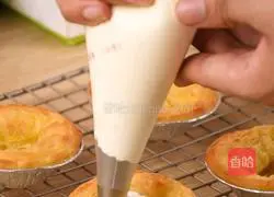 The 101st way to eat egg tarts, 3 steps to make you fall in love with one bite, illustration 2