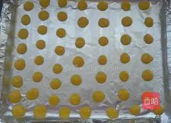 Egg yolk biscuits.Illustration of how to make them 7