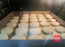 Illustration of how to make black tea crisp cookies 7