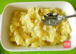 Cheese Baked Mashed Potatoes Recipe Illustration 3