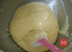 Illustration of how to make chiffon cake 15