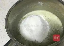 Illustration of how to make lychee chiffon cake 7
