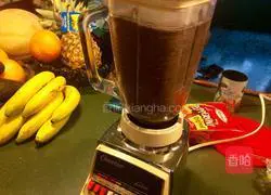 Illustration of how to make black bean paste filling 3