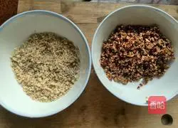 Illustration of making red date walnut dew 4