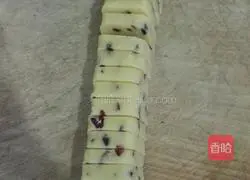 Illustration of how to make cranberry cookies 7