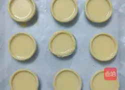 Illustration of how to make mini egg tarts (without whipped cream) 3