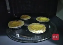 Illustration of how to make microwave egg tarts in just one minute 7