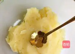 Illustration of how to make potato pancakes 3