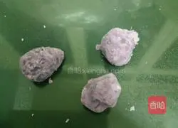 Illustration of how to make fried purple potato balls 6