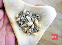 Illustration of how to make pumpkin noodle walnut brown sugar buns 17