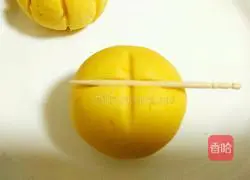 Illustration of how to make small pumpkin snacks 9