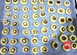 Illustration of making mushroom biscuits 8