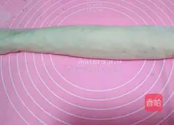 Illustration of how to make walnut flower rolls 14