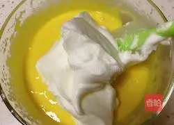 Illustration of how to make chiffon cake 6