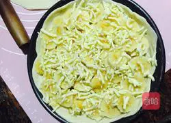 Illustration of how to make banana and mango pie 7