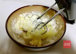 Illustration of how to make braided biscuits with strawberry jam filling 3