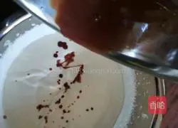 Illustration of the simple version of cocoa bean cream mousse 6