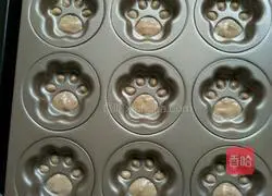 cat Illustration of how to make claw cakes 10