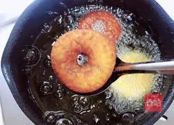 Illustration of how to make colorful pumpkin donuts 8