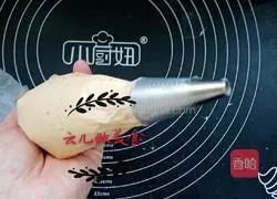 Illustration of how to make egg yolk biscuits 6