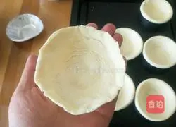 Illustration of how to make mini red bean pie 4