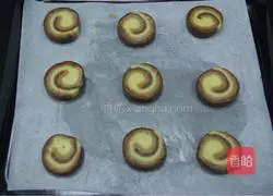 Illustration of how to make three-color cookies 9