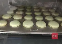 Illustration of how to make Italian macarons 6
