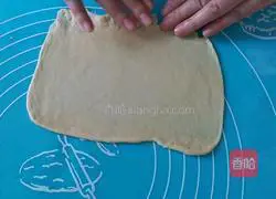 Tiantian Illustration of how to make round bread 8
