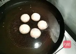 Illustration of how to make bean paste sesame balls 10